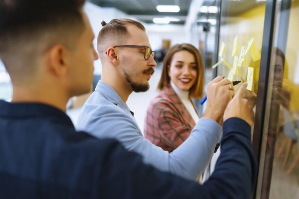 Comment maximiser ses chances de réussite en tant que consultant indépendant en stratégie de marque ?